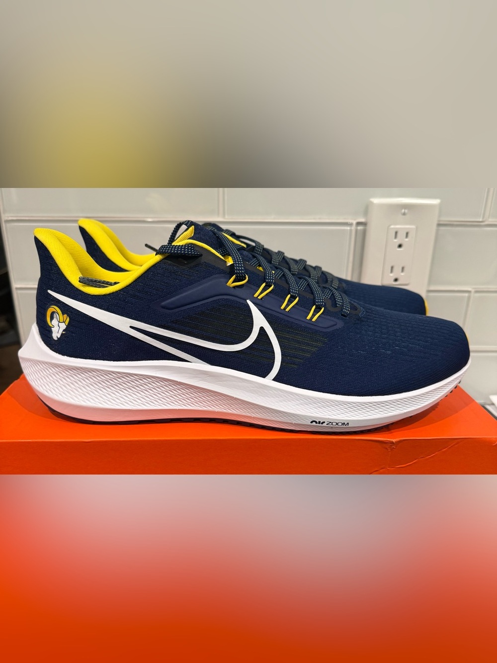 NIB Nike Zoom Pegasus 39 - NFL Los Angeles Rams. Men's Running Shoes.
Size 12